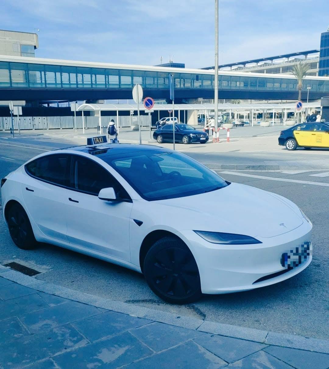 Taxi gilbert sabadell - taxi tesla